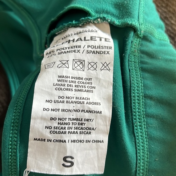 ALPHALETE V cut sports bra SMALL - Picture 4 of 4